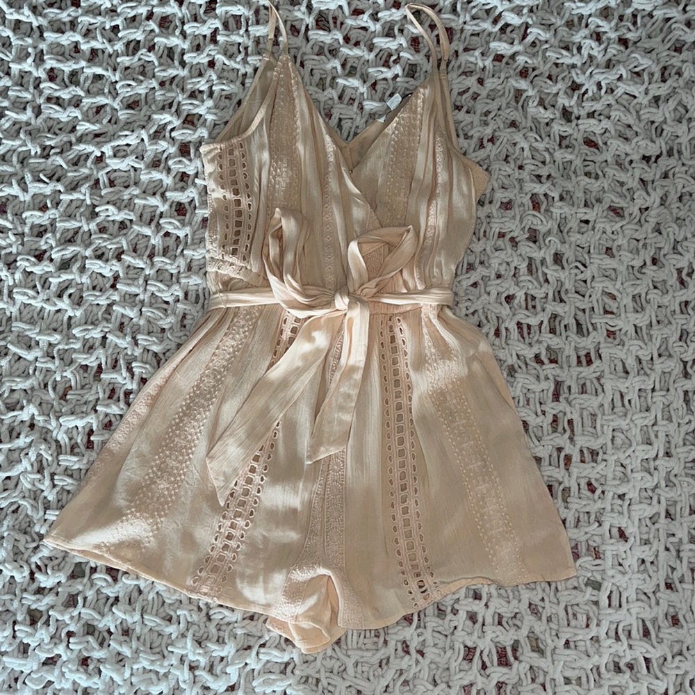 American Eagle XS light peach romper